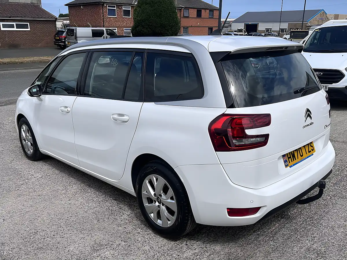 Used 2020 Citroen Grand C4 Spacetourer Touch Plus Polar White - Interior and Exterior details 9