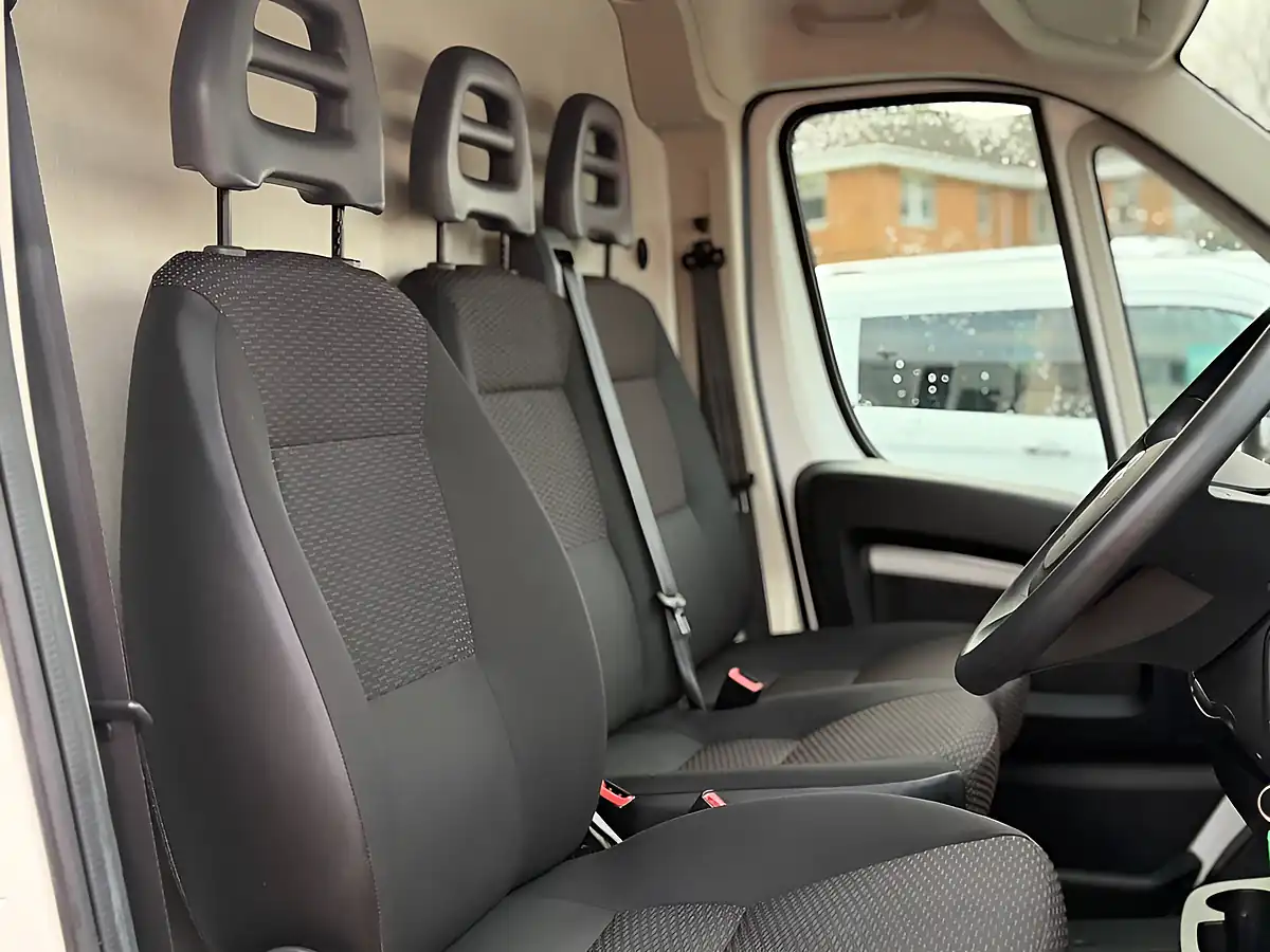 Used 2020 Citroen Relay 33 X White - Interior and Exterior details 11