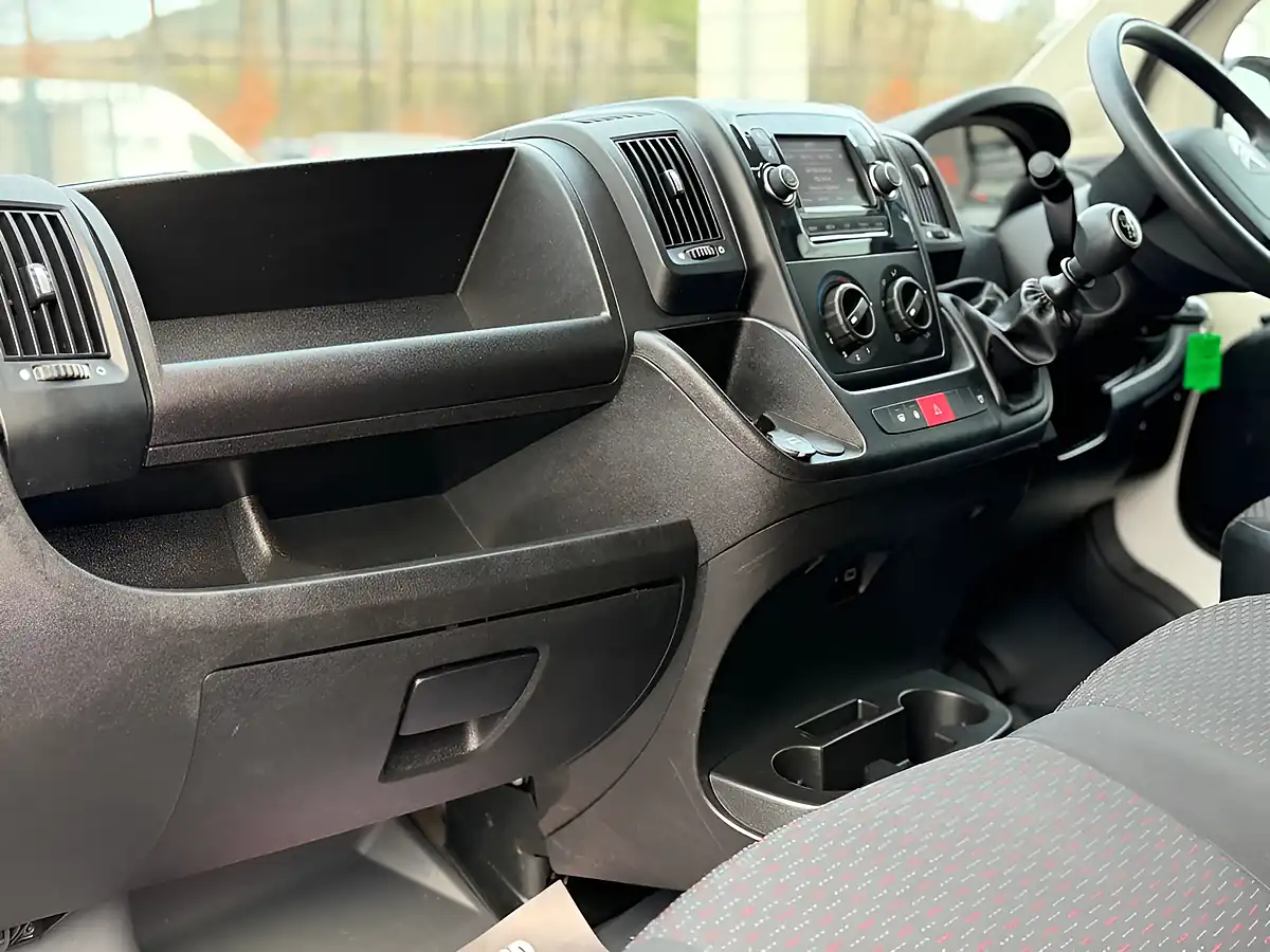 Used 2020 Citroen Relay 33 X White - Interior and Exterior details 18