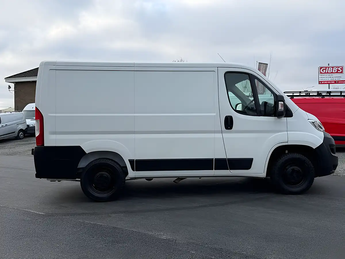 Used 2020 Citroen Relay 33 X White - Interior and Exterior details 2