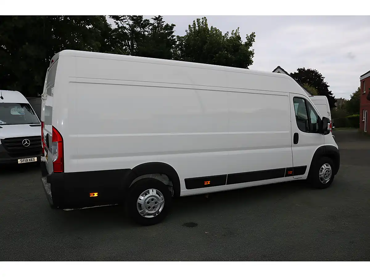 Used 2020 Citroen Relay 35 Heavy L4H2 Enterprise White - Interior and Exterior details 10