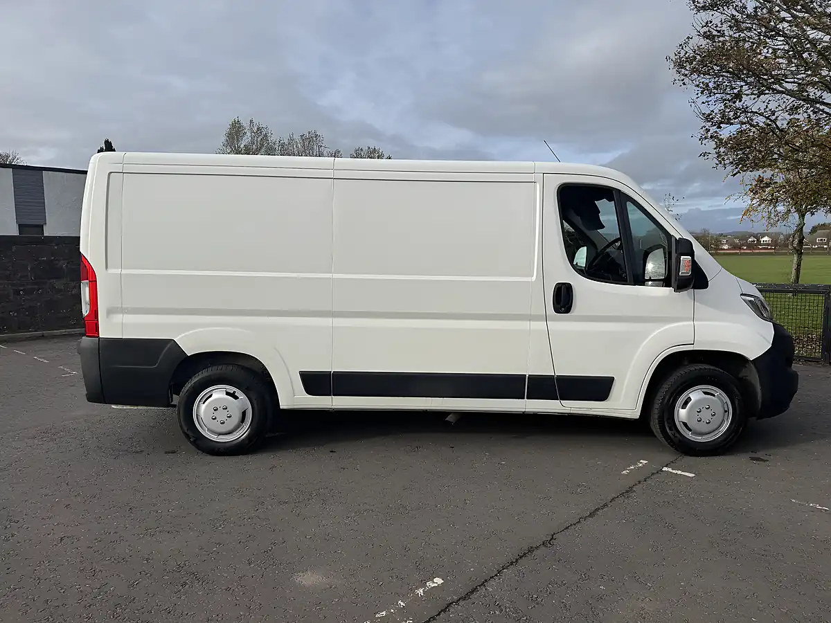 Used 2020 Citroen Relay 35 X White - Interior and Exterior details 2