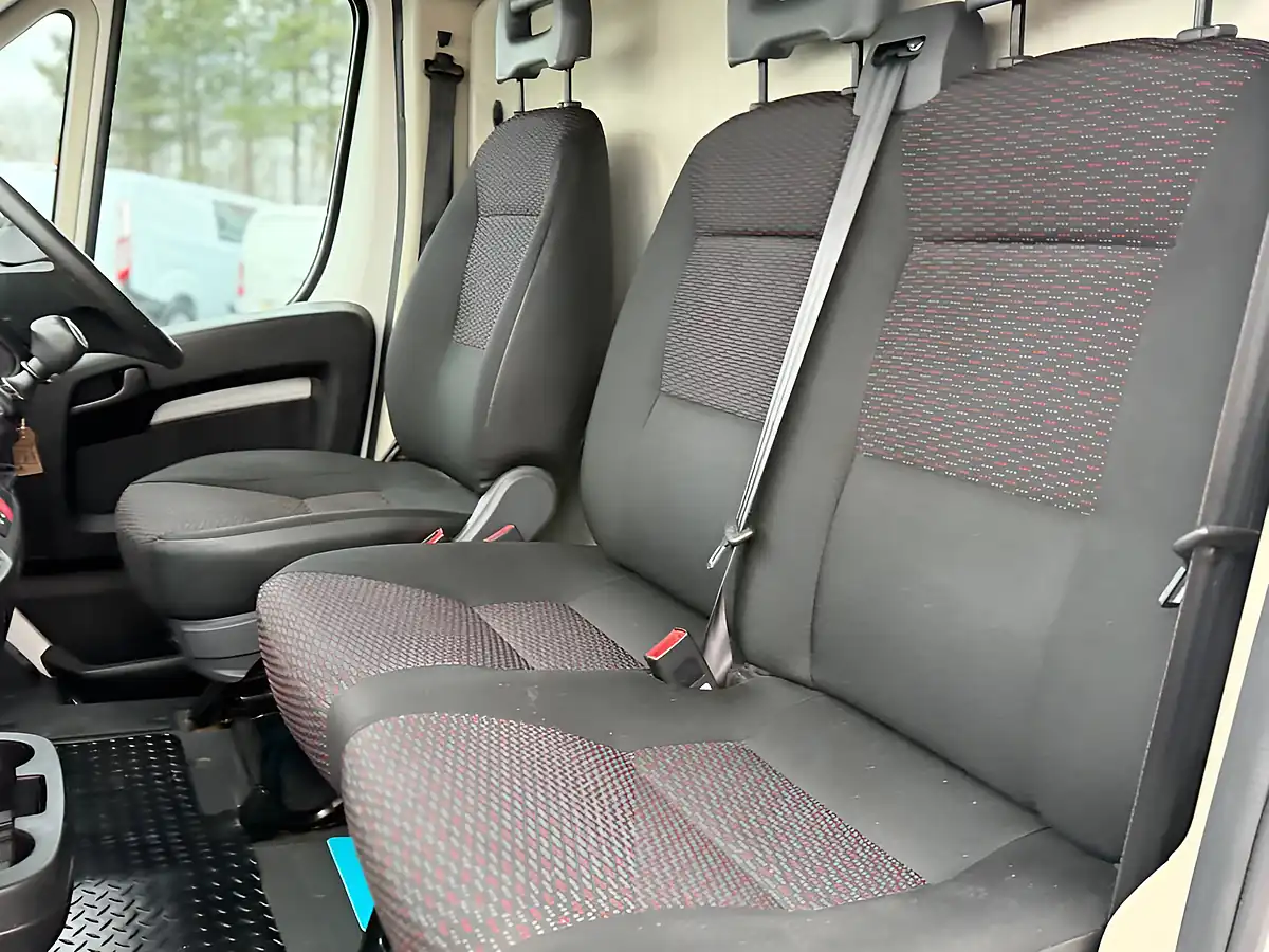 Used 2020 Citroen Relay 35 X White - Interior and Exterior details 12