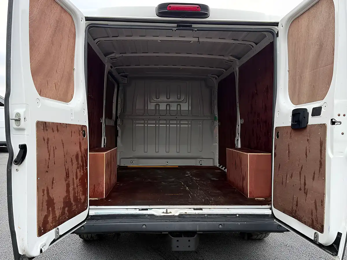 Used 2020 Citroen Relay 35 X White - Interior and Exterior details 14