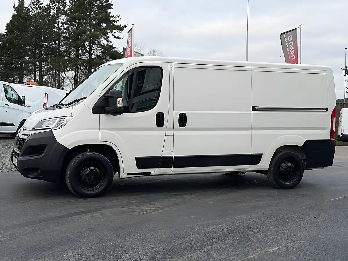 Used 2020 Citroen Relay 35 X White - Interior and Exterior details 17