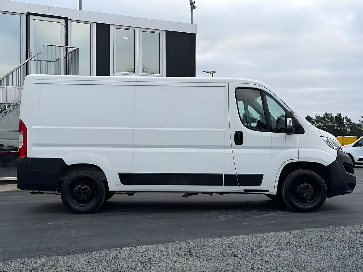 Used 2020 Citroen Relay 35 X White - Interior and Exterior details 2