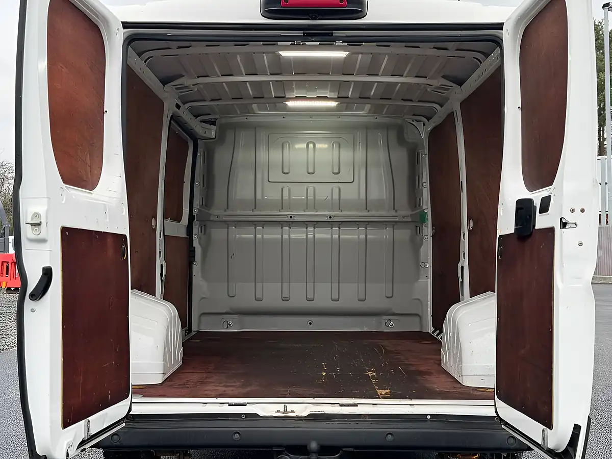 Used 2020 Citroen Relay 35 X White - Interior and Exterior details 10
