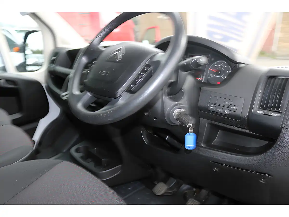Used 2020 Citroen Relay Enterprise White - Interior and Exterior details 14
