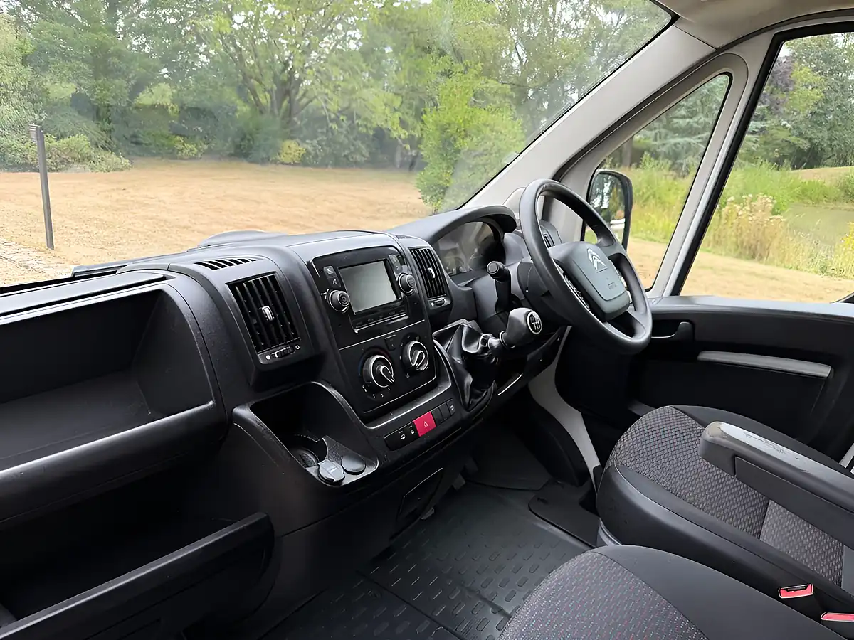 Used 2020 Citroen Relay Enterprise White - Interior and Exterior details 16