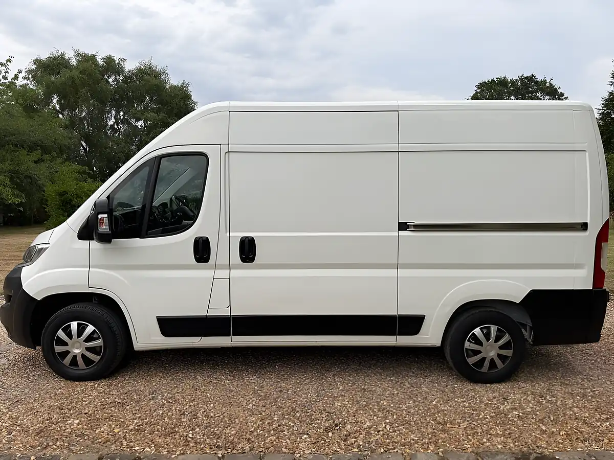 Used 2020 Citroen Relay Enterprise White - Interior and Exterior details 2