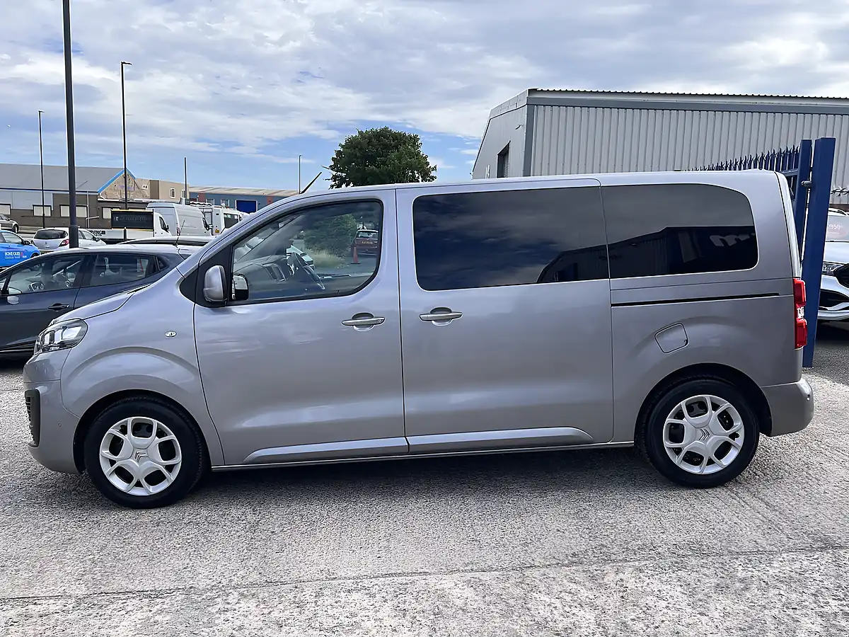 Used 2020 Citroen Spacetourer Feel M Artense Grey Met - Interior and Exterior details 10