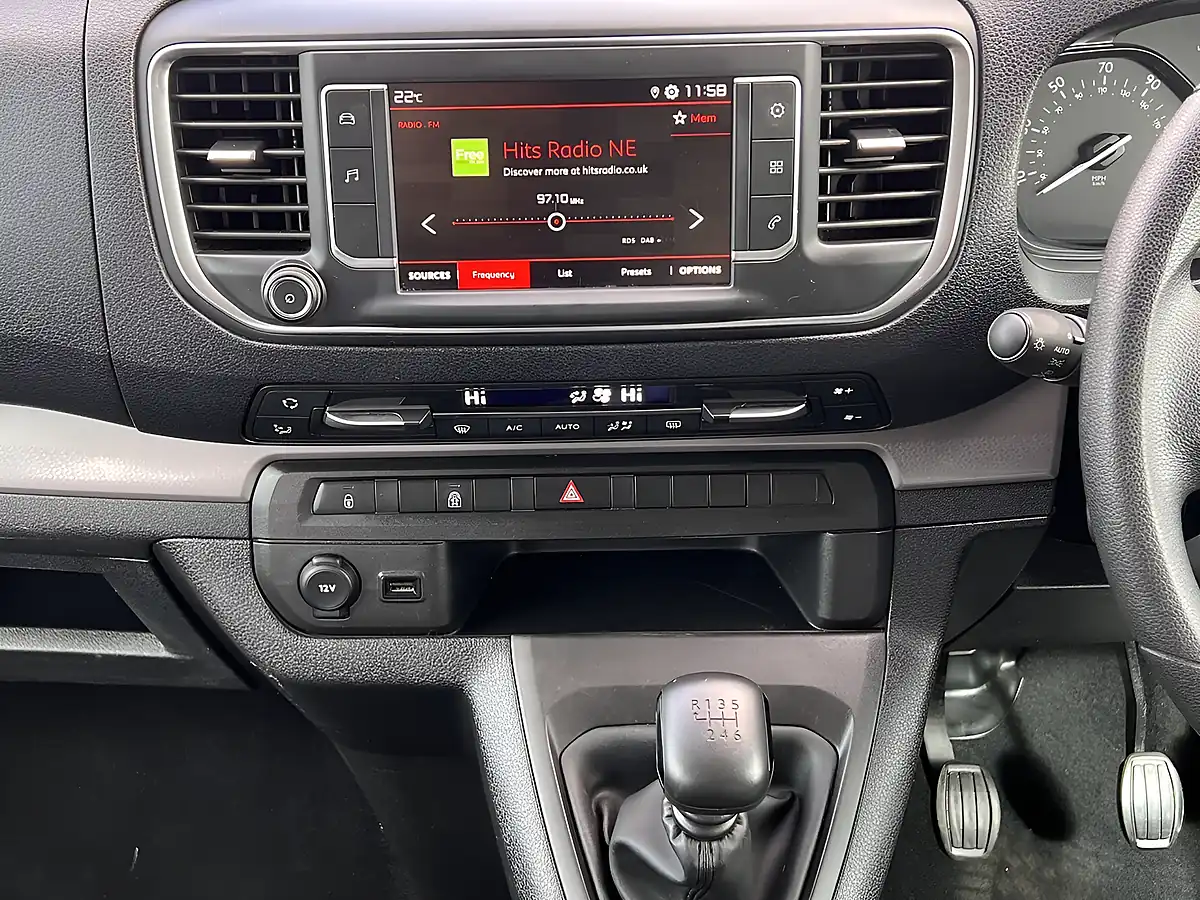 Used 2020 Citroen Spacetourer Feel M Artense Grey Met - Interior and Exterior details 13