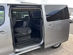 Used 2020 Citroen Spacetourer Feel M Artense Grey Met - Interior and Exterior details 16