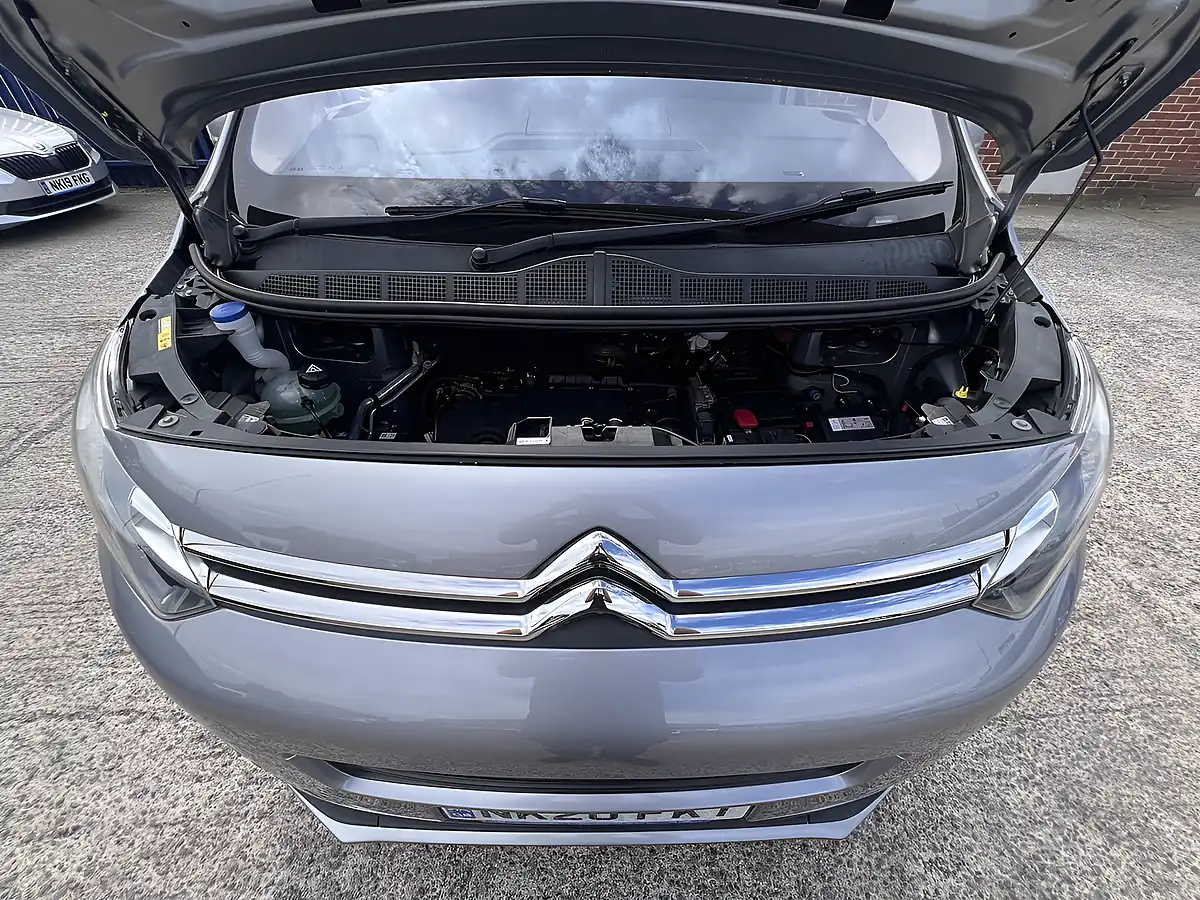 Used 2020 Citroen Spacetourer Feel M Artense Grey Met - Interior and Exterior details 19