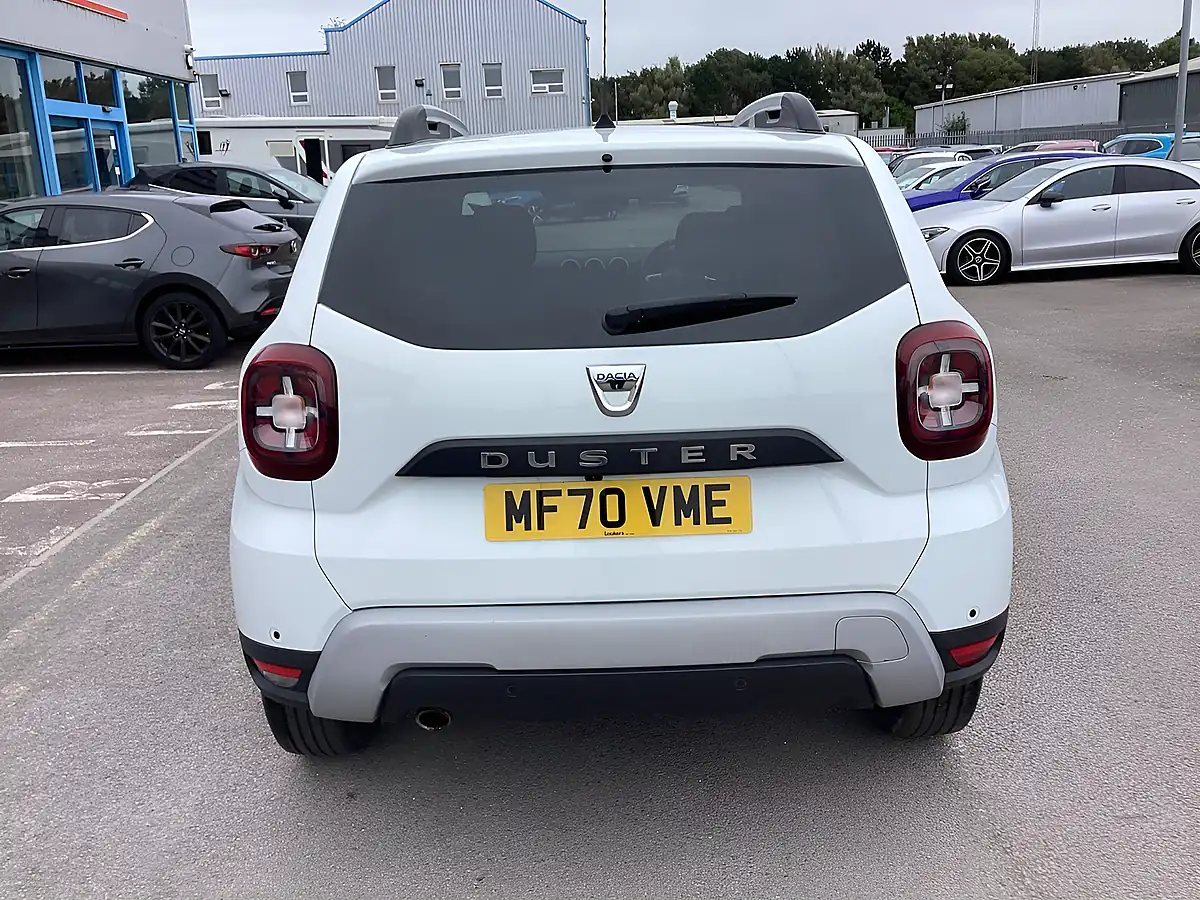 Used 2020 Dacia Duster Comfort Glacier White - Interior and Exterior details 11