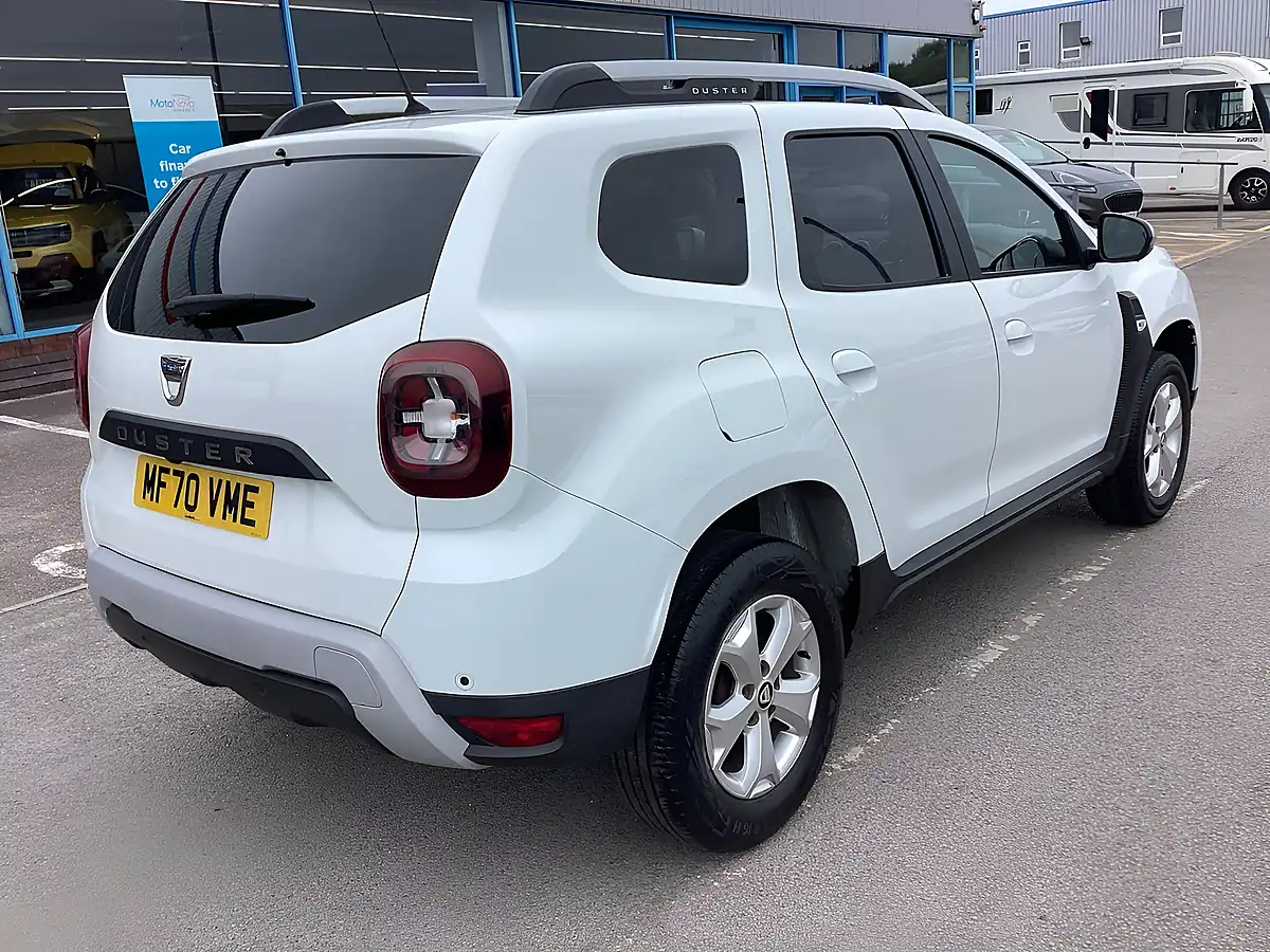 Used 2020 Dacia Duster Comfort Glacier White - Interior and Exterior details 4