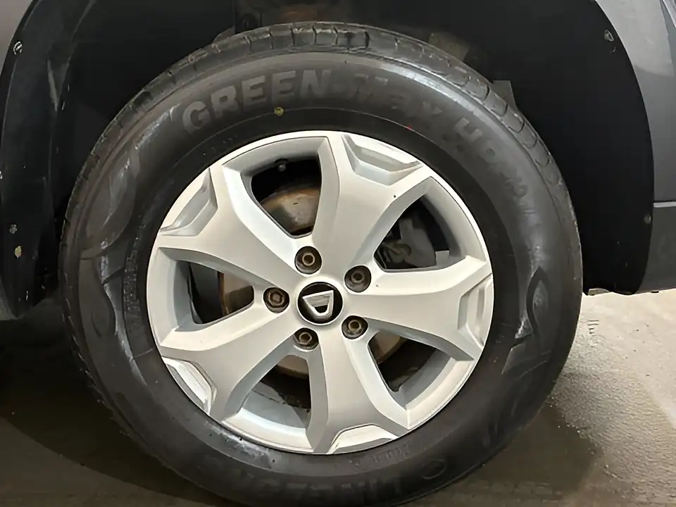 Used 2020 Dacia Duster Comfort Grey - Interior and Exterior details 15