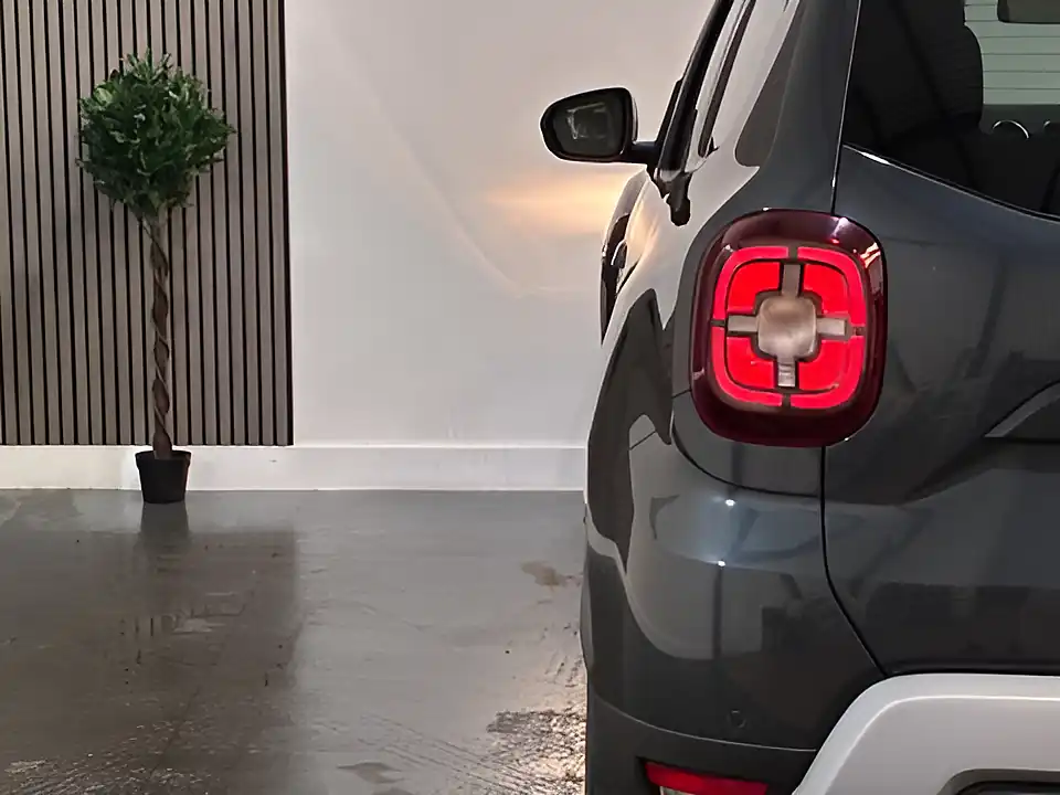 Used 2020 Dacia Duster Comfort Grey - Interior and Exterior details 17