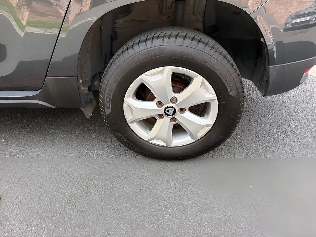 Used 2020 Dacia Duster Comfort Grey - Interior and Exterior details 20
