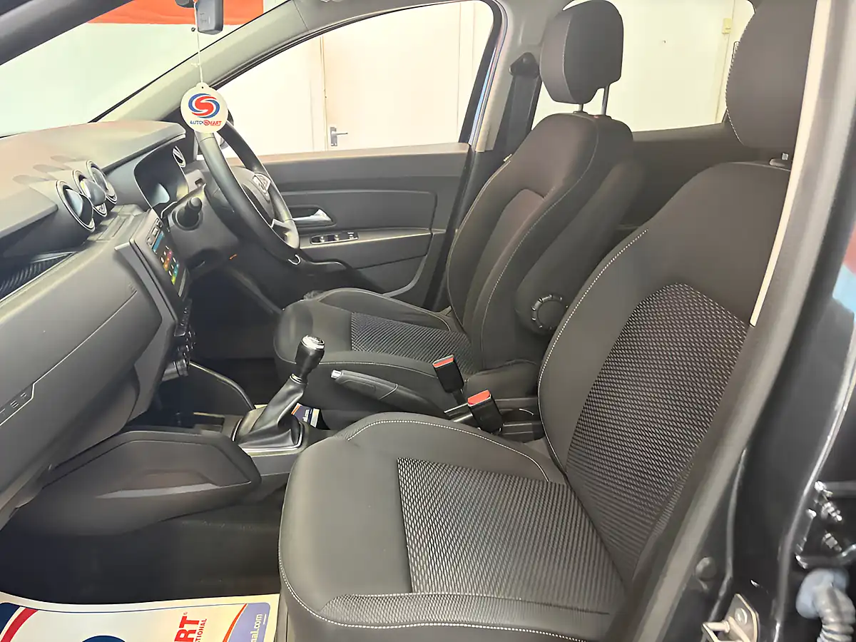 Used 2020 Dacia Duster Comfort Grey - Interior and Exterior details 16