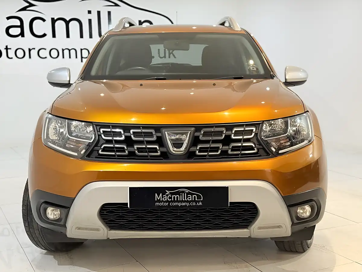 Used 2020 Dacia Duster Comfort Orange - Interior and Exterior details 10