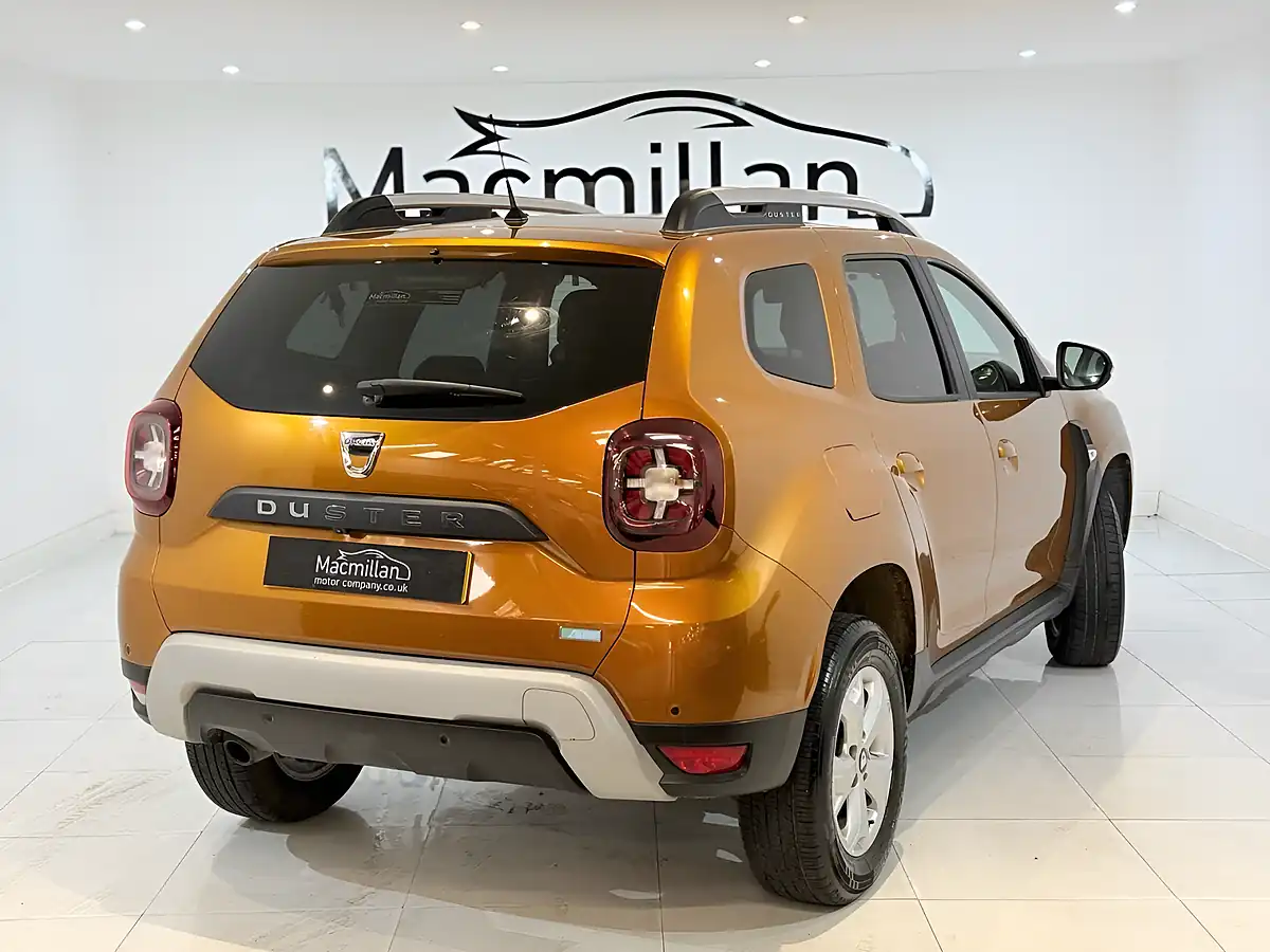 Used 2020 Dacia Duster Comfort Orange - Interior and Exterior details 12