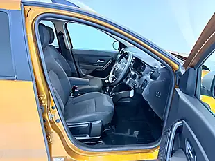 Used 2020 Dacia Duster Comfort Orange - Interior and Exterior details 18