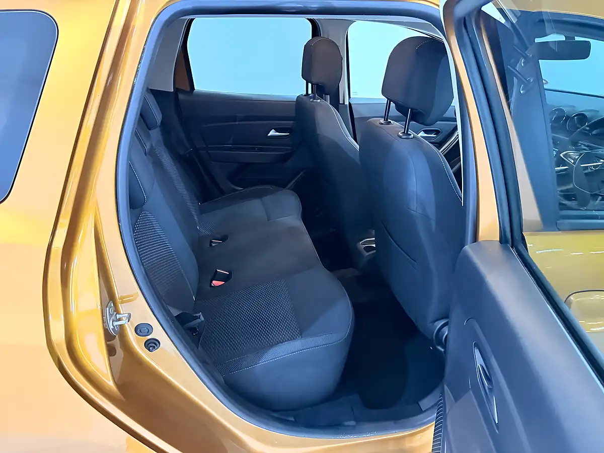 Used 2020 Dacia Duster Comfort Orange - Interior and Exterior details 19
