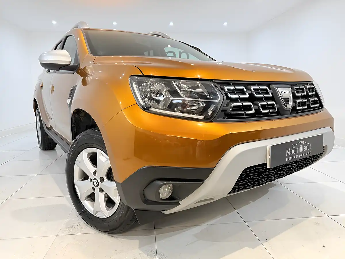 Used 2020 Dacia Duster Comfort Orange - Interior and Exterior details 5