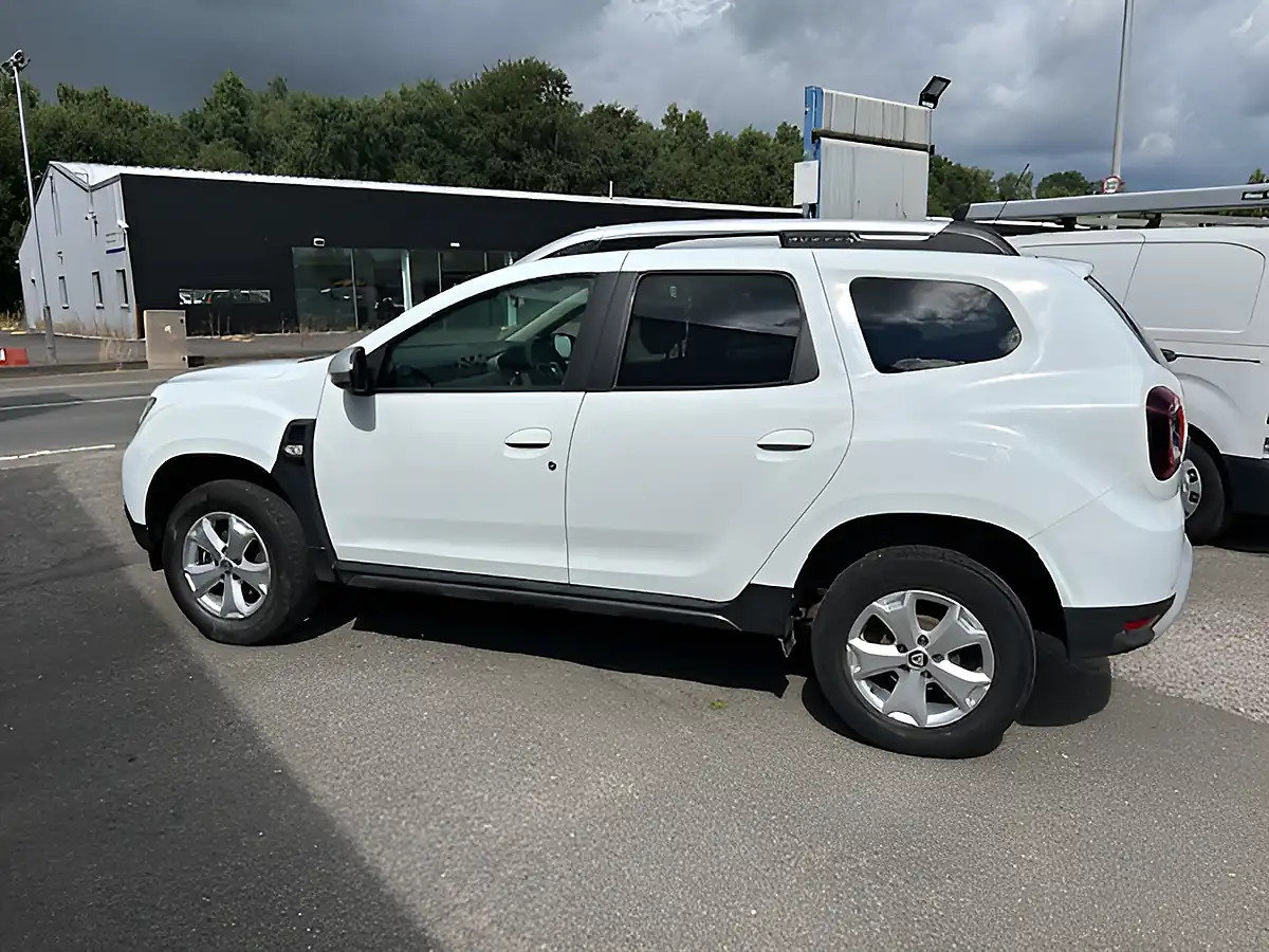 Used 2020 Dacia Duster Comfort White - Interior and Exterior details 10