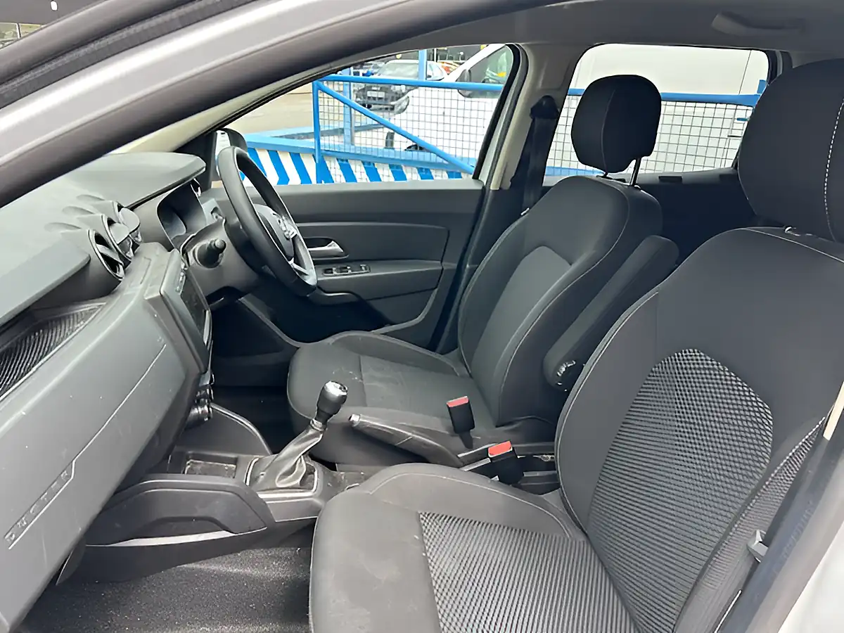 Used 2020 Dacia Duster Comfort White - Interior and Exterior details 3