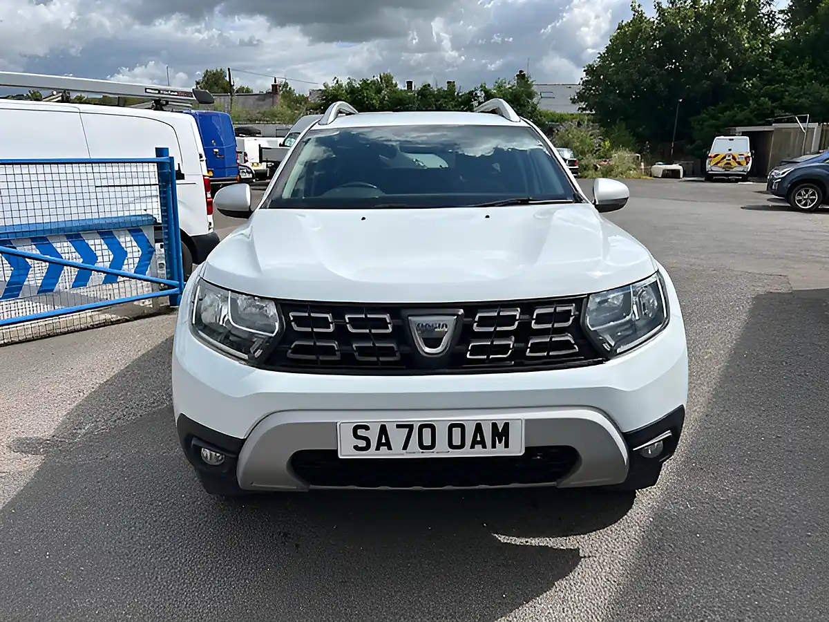 Used 2020 Dacia Duster Comfort White - Interior and Exterior details 4