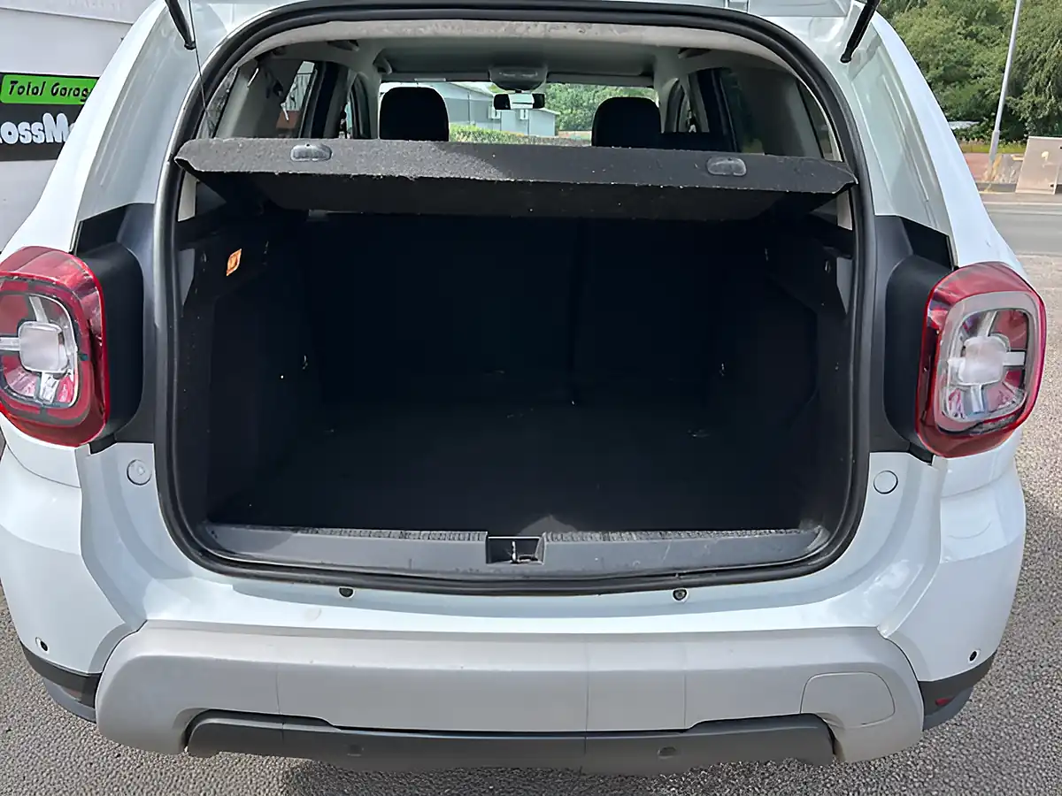 Used 2020 Dacia Duster Comfort White - Interior and Exterior details 6