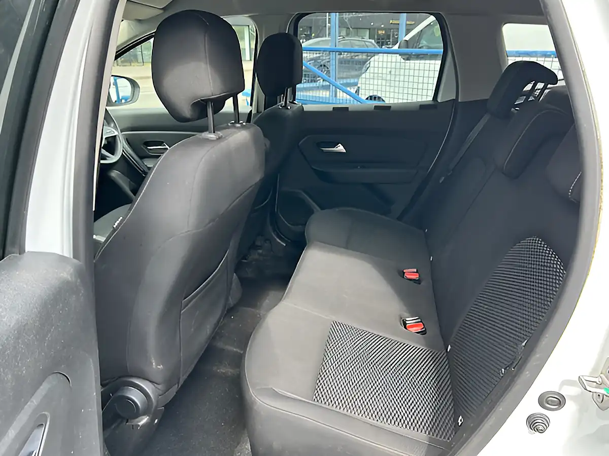 Used 2020 Dacia Duster Comfort White - Interior and Exterior details 9