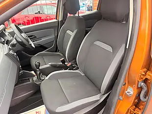 Used 2020 Dacia Duster Essential Orange - Interior and Exterior details 12