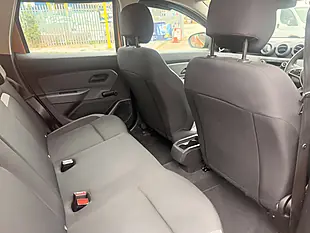 Used 2020 Dacia Duster Essential Orange - Interior and Exterior details 15