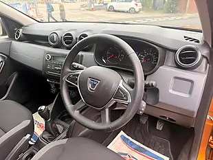 Used 2020 Dacia Duster Essential Orange - Interior and Exterior details 17