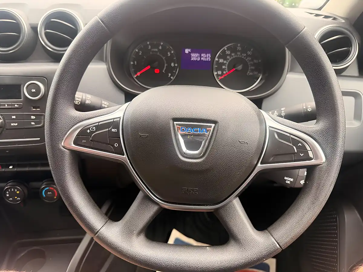 Used 2020 Dacia Duster Essential Orange - Interior and Exterior details 19