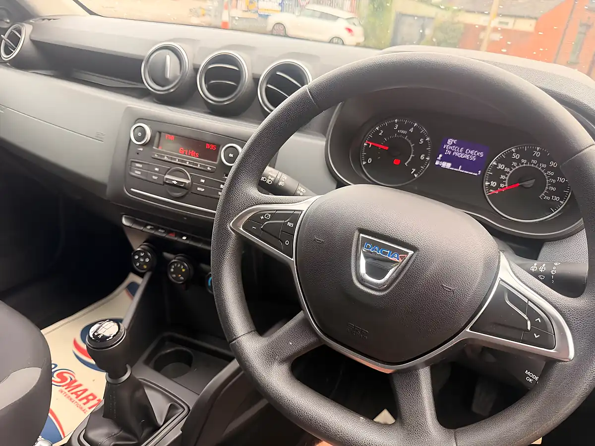 Used 2020 Dacia Duster Essential Orange - Interior and Exterior details 20