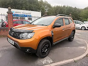 Used 2020 Dacia Duster Essential Orange - Interior and Exterior details 7