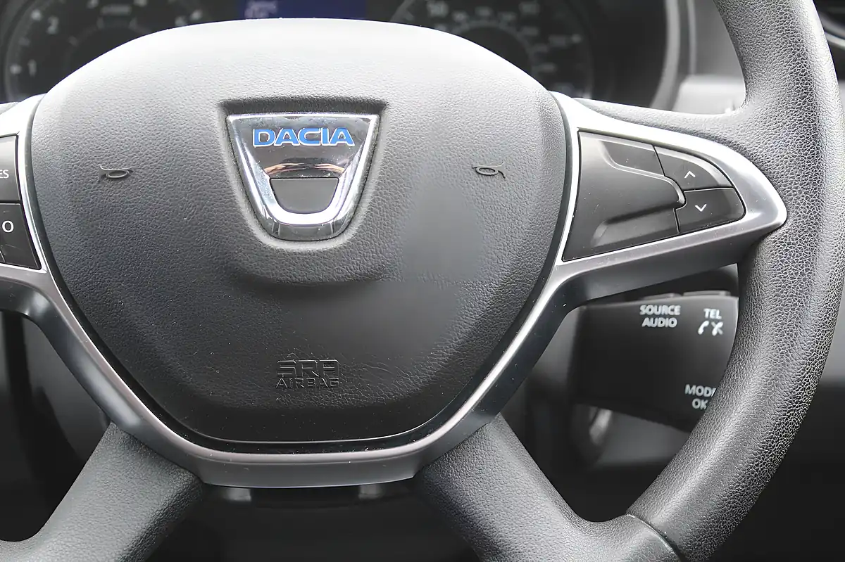 Used 2020 Dacia Duster Essential Orange - Interior and Exterior details 18