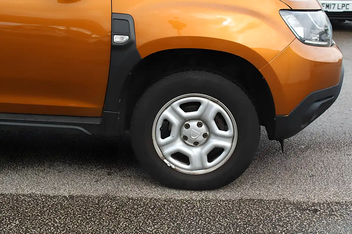 Used 2020 Dacia Duster Essential Orange - Interior and Exterior details 5