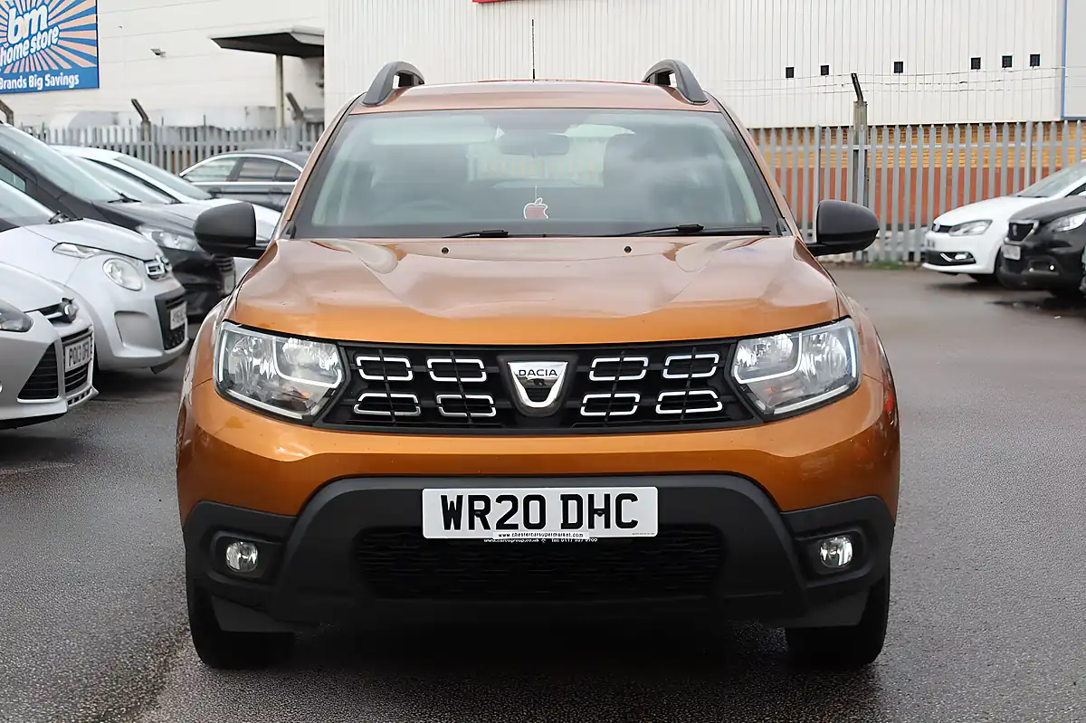 Used 2020 Dacia Duster Essential Orange - Interior and Exterior details 6