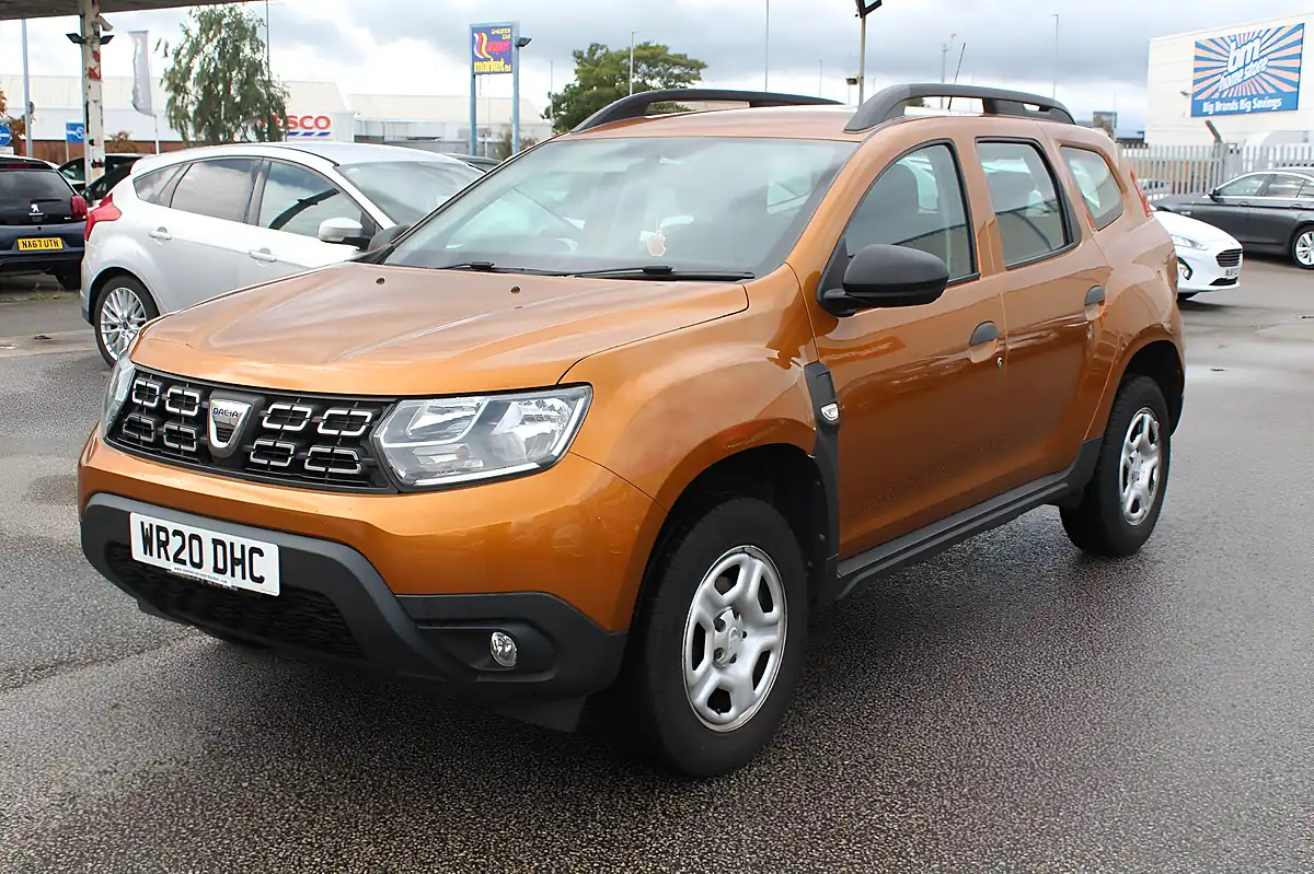 Used 2020 Dacia Duster Essential Orange - Interior and Exterior details 7