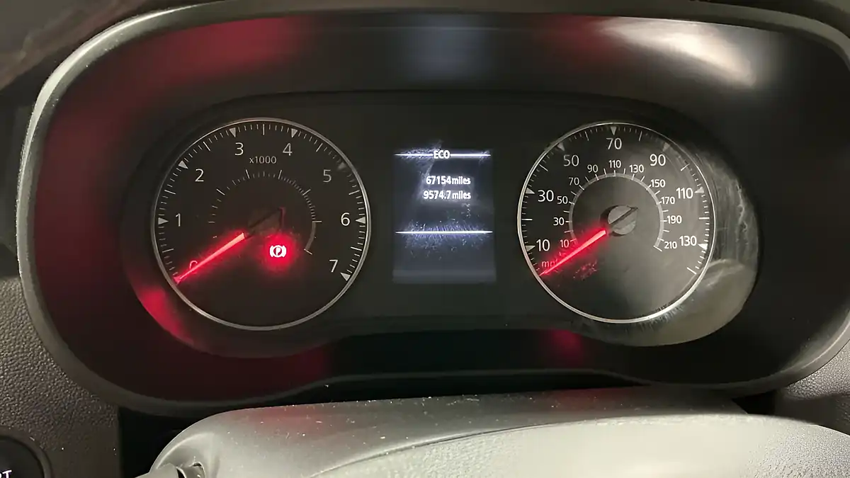 Used 2020 Dacia Duster Prestige Orange - Interior and Exterior details 10