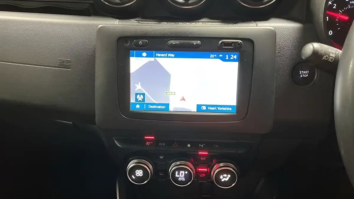 Used 2020 Dacia Duster Prestige Orange - Interior and Exterior details 11