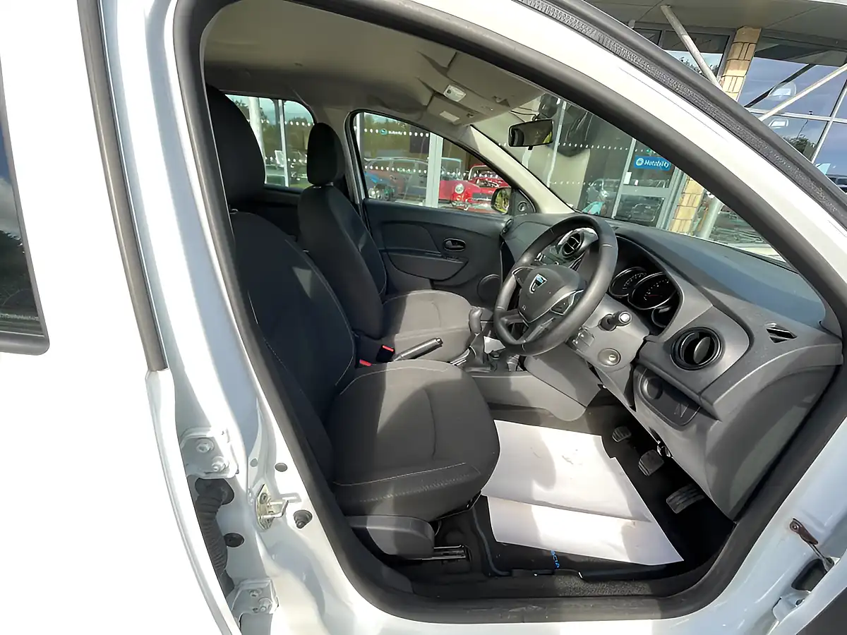 Used 2020 Dacia Logan Essential White - Interior and Exterior details 13