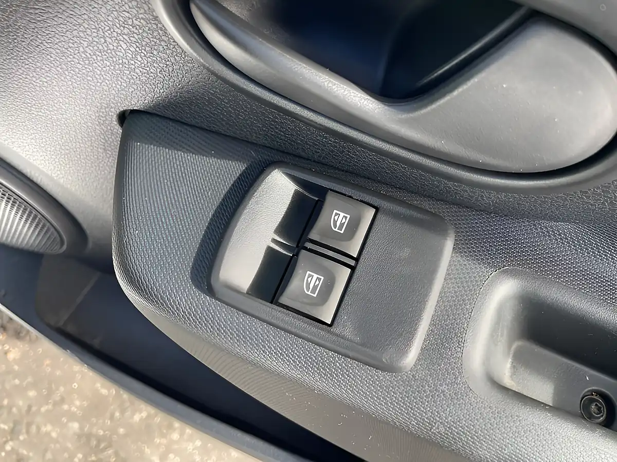 Used 2020 Dacia Logan Essential White - Interior and Exterior details 16