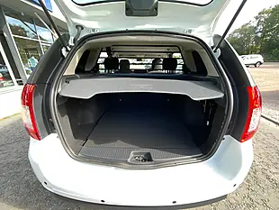 Used 2020 Dacia Logan Essential White - Interior and Exterior details 7