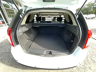 Used 2020 Dacia Logan Essential White - Interior and Exterior details 8
